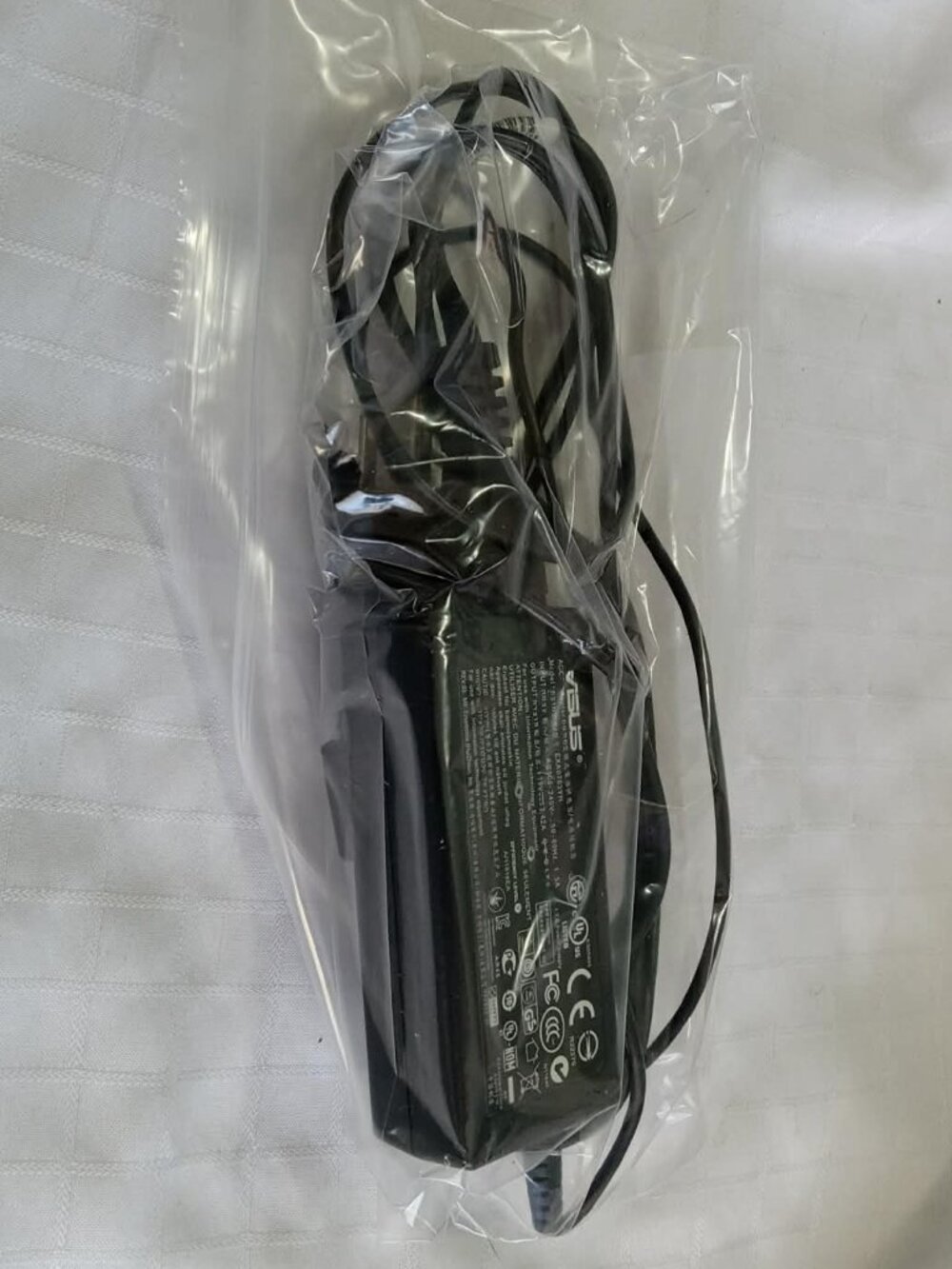 Genuine ASUS AC adapter (charger), model EXA0703YH